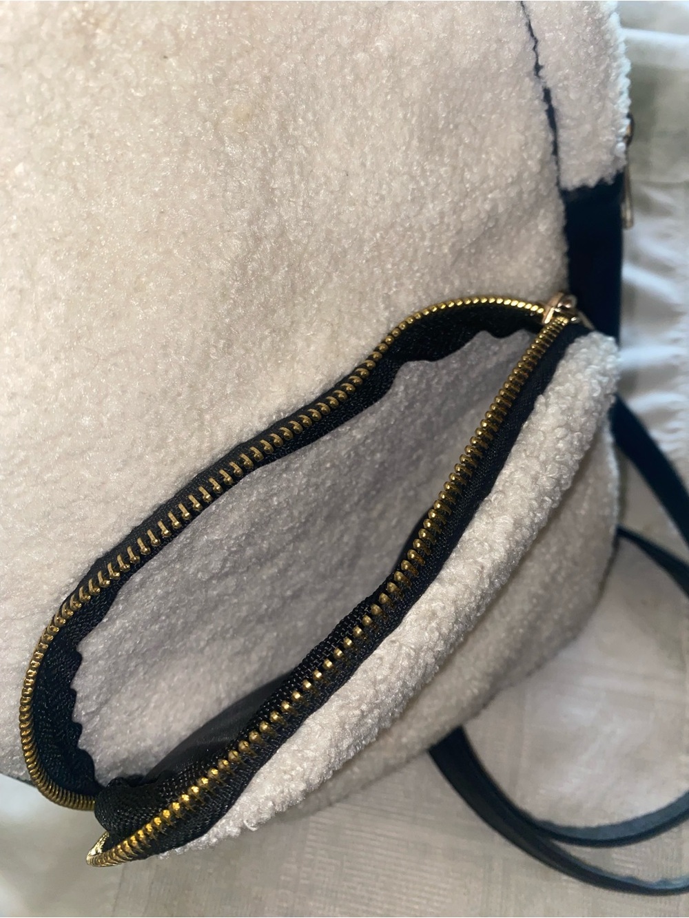 Dome Backpack with black faux leather and white shearling (sherpa) fabric. - Picture 4 of 4